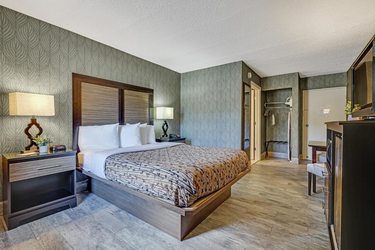 Blue Creek Inn Waretown Екстериор снимка