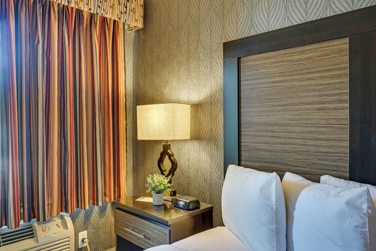 Blue Creek Inn Waretown Екстериор снимка
