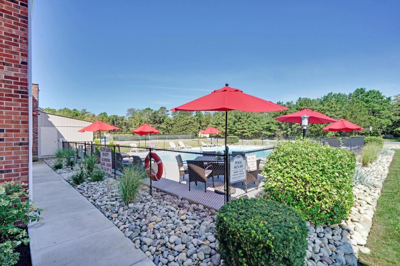 Blue Creek Inn Waretown Екстериор снимка